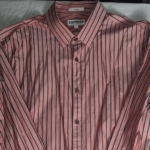 Lot of 5 Men’s XL Dress Shirts – Banana Republic & Express Plaid | Pre-Owned - Picture 4 of 6